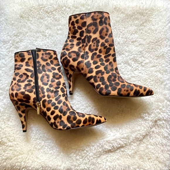 Vince Camuto Nandi 2 Cow Hair Leopard Booties Size 9.5 - Picture 5 of 9